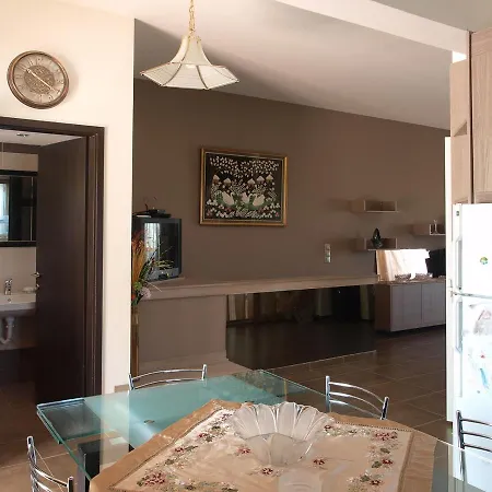 Family Private Summer Homes W. Yards Near