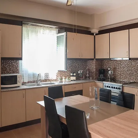 Family Private Summer Homes W. Yards Near * Galatás